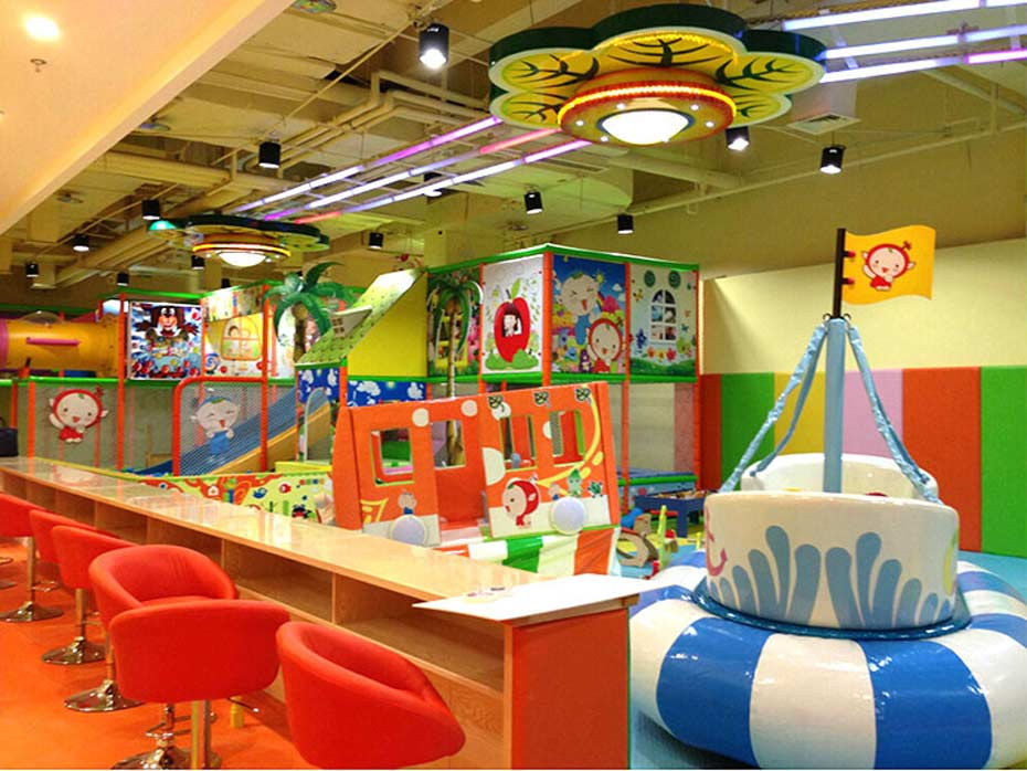 室內(nèi)兒童樂園設(shè)備