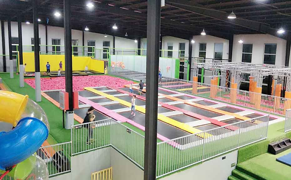 智慧蹦床樂園
