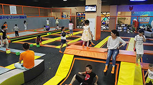 立本大型室內蹦床公園案例-南昌萬達茂hope zone