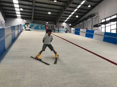 你知道旱雪滑梯嗎？