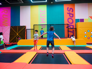 蹦床公園最大層高要求有多大